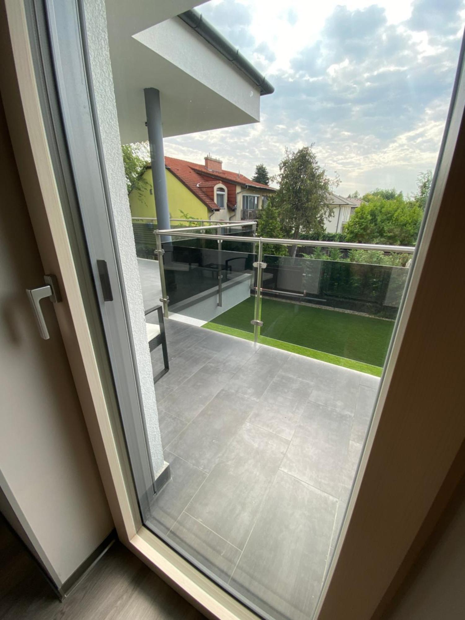 Modern Living In بودابست المظهر الخارجي الصورة